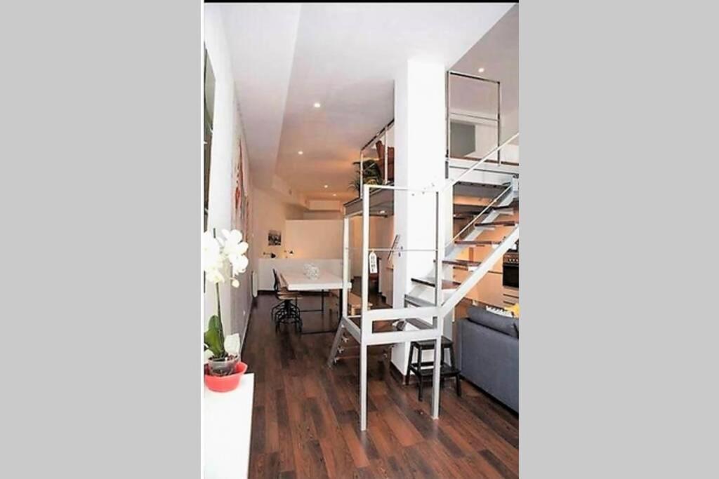 Lujoso Loft A 2Min A Pie Del Casco Historico Apartment Seville Exterior photo